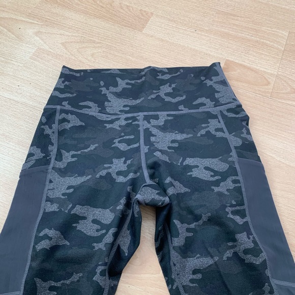 Fabletics high waisted camo leggings with pockets - Picture 5 of 13